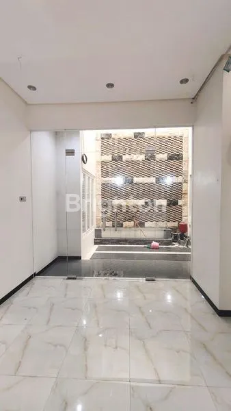 image RUMAH SEWA BARU BESAR & LUAS 2 LANTAI DI SOEKARNO HATTA MALANG (7)
