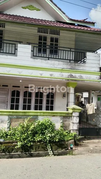 RUMAH KONTRAKAN 2 LANTAI JALAN VETERAN GANG SYUKUR 6