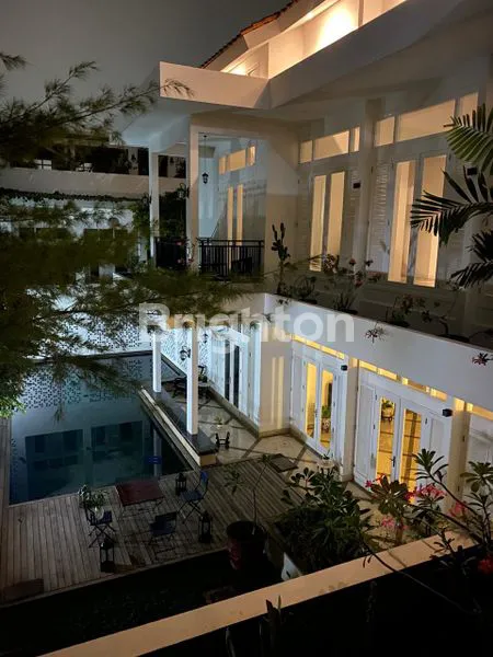 image MODERN WHITE RESIDENCE WITH PRIVATE POOL • KEMANGGISAN JAKARTA BARAT (1)