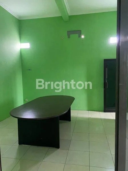 image RUMAH-KANTOR 2 LANTAI GAGAH TEPI JALAN (7)