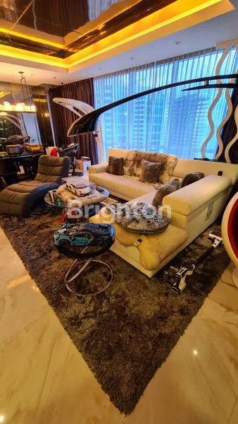 REGATTA APARTMENT 206 M² SEMI FURNISHED MEWAH – UNIT LANGKA, LAYOUT BESAR, LANTAI TINGGI\N