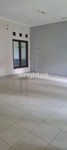 image SEWA RUMAH, LUAS, DI LOKASI STRATEGIS (3)