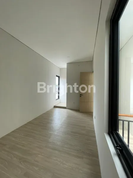 image RUMAH BARU READY STOCK STRATEGIS DEKAT RAGUNAN ZOO JAGAKARSA JAKARTA SELATAN  (4)