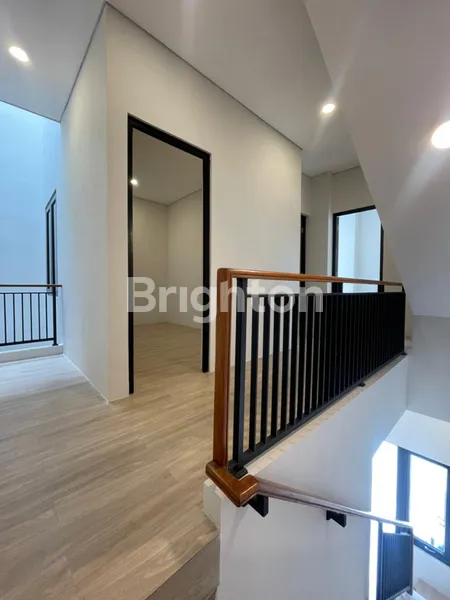 image RUMAH BARU READY STOCK STRATEGIS DEKAT RAGUNAN ZOO JAGAKARSA JAKARTA SELATAN  (6)