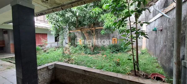 image SEWA RUMAH, LUAS, DI LOKASI STRATEGIS (6)