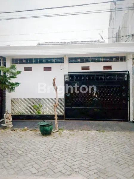 RUMAH CANTIK 2 LANTAI DI GARUM BLITAR