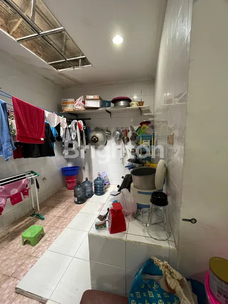 image DIJUAL CEPAT RUMAH KOS AKTIF TENGAH KOTA, LOKASI STRATEGIS, DEKAT TUNJUNGAN PLAZA, DEKAT PERKANTORAN (6)