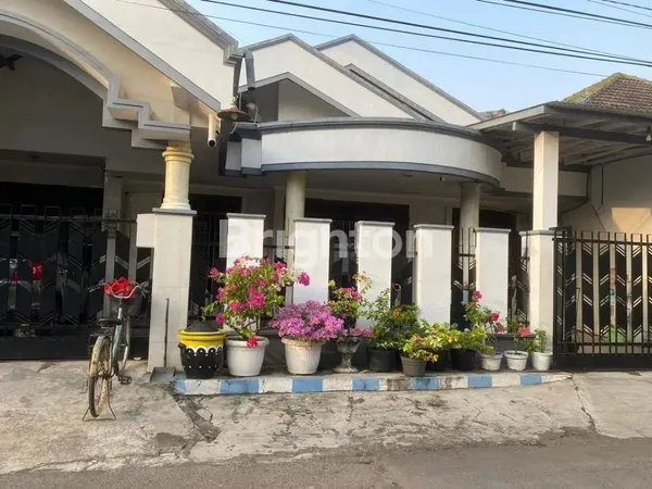 image RUMAH BARUK PONDOK NIRWANA SELANGKAH MERR, DEKAT PERKANTORAN DAN PUSAT PERBELANJAAN, KONDISI TERAWAT SIAP HUNI  (1)