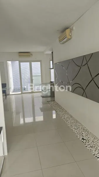 image RUMAH MEWAH DI PAKUWON CITY (2)