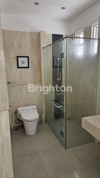 image RUMAH MEWAH DI PAKUWON CITY (4)