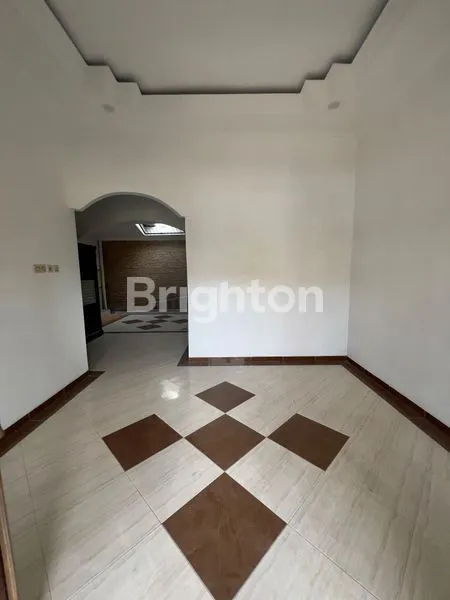 image RUMAH MEWAH CLUSTER MEDITERANIA, LT 105M² (8)