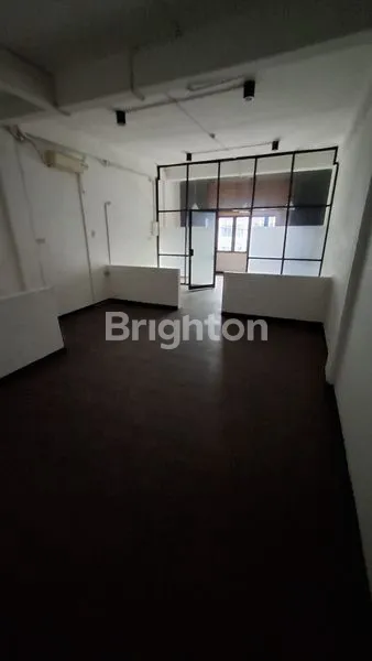 image RUKO STRATEGIS DI SURABAYA, 65M², 3.5 LANTAI (4)