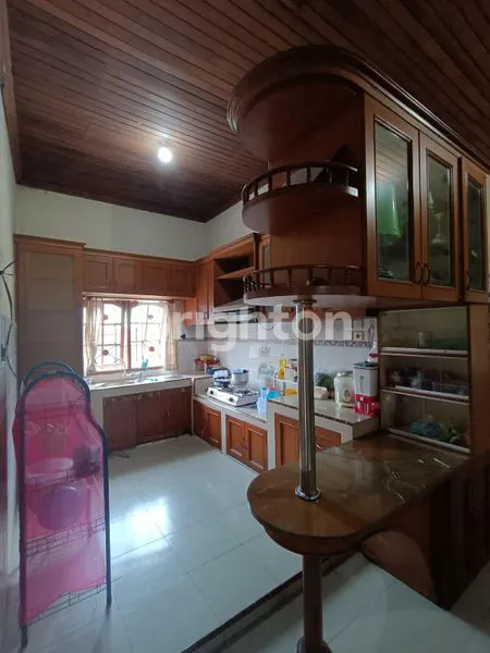 image RUMAH 2 LANTAI LT 810M² DI JL. PEMUDA, PAYUNG SEKAKI (5)