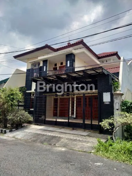 image RUMAH RUNGKUT ASRI 2 LANTAI LOKASI STRATEGIS DEKAT YAKAYA MERR  (1)