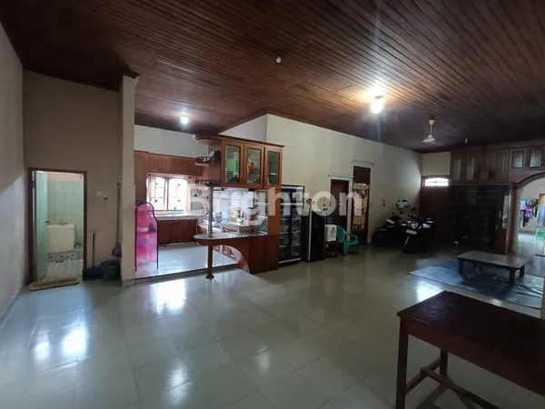 image RUMAH 2 LANTAI LT 810M² DI JL. PEMUDA, PAYUNG SEKAKI (4)