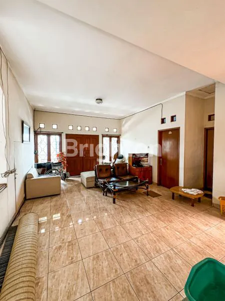 image RUMAH MEWAH 2 LANTAI DI CIKUTRA, LT 388M² (3)