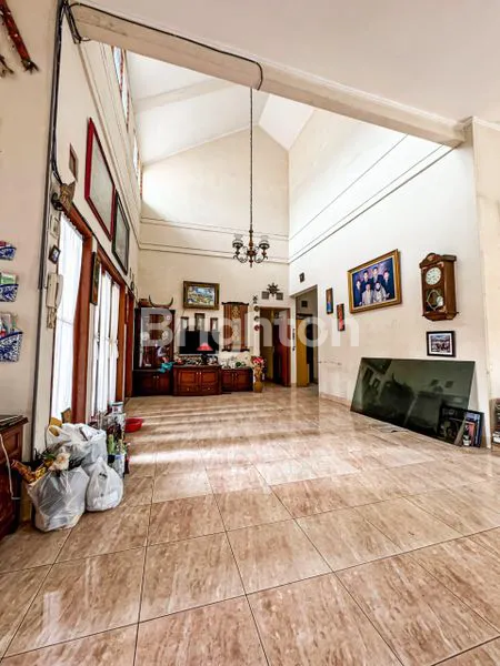 image RUMAH MEWAH 2 LANTAI DI CIKUTRA, LT 388M² (8)