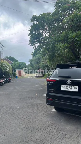 image DISEWAKAN RUKO 2 LANTAI SIAP PAKAI,BANGUNAN MODERN DIKOMPLEK PERTOKOAN DENGAN PARKIR YG LUAS DIKAWASAN JL.BY PASS NGURAH RAI KUTA-JIMBARAN (8)