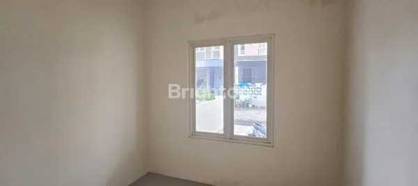 image RUMAH BARU GRESS 2 LANTAI SURABAYA TIMUR UNDER 1 MILYAR (4)
