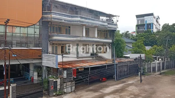 GEDUNG 4 LANTAI DI JANTUNG KOTA MAKASSAR