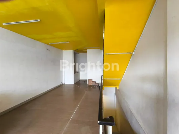 image RUKO BAGUS 4 LANTAI SIAP PAKAI STRATEGIS DI GREEN LAKE CITY TANGERANG CIPONDOH (3)