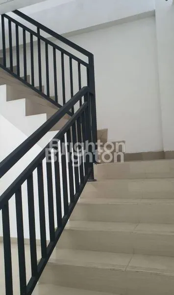 image RUKO 3 LANTAI PINGGIR JALAN UTAMA AREA BISNIS, \NLOKASI STRATEGIS DI RENON, DENPASAR SELATAN\N (7)