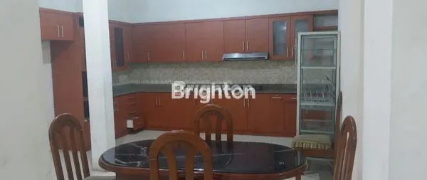 image RUMAH USAHA 2 LANTAI LOKASI JALAN RAYA NGINDEN COCOK UNTUK USAHA RESTO, COFFE SHOP, DLL  (4)