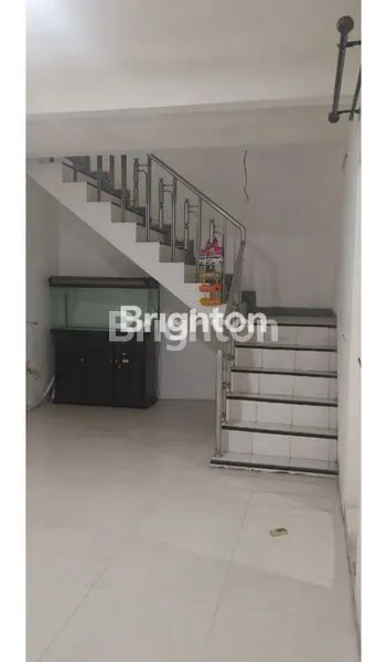 image RUMAH USAHA 2 LANTAI LOKASI JALAN RAYA NGINDEN COCOK UNTUK USAHA RESTO, COFFE SHOP, DLL  (3)