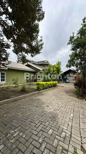 image RUMAH LUAS DENGAN KOS DAN KEBUN DI KOTA BATU (1)