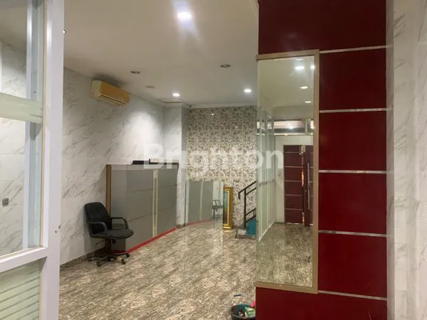 image RUANG USAHA SIAP PAKAI – BEKAS KANTOR, TINGGAL MASUK! (2)