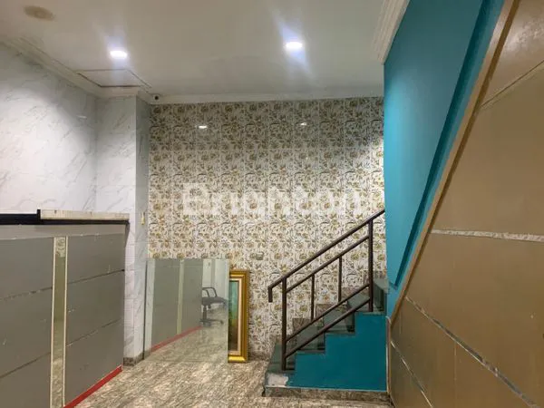 image RUANG USAHA SIAP PAKAI – BEKAS KANTOR, TINGGAL MASUK! (3)