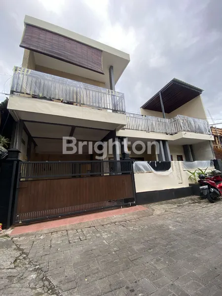 image RUMAH MODERN MINIMALIS 2 LANTAI DI KAWASAN ONE GATE DENPASAR – BEBAS BANJIR, STRATEGIS! (2)