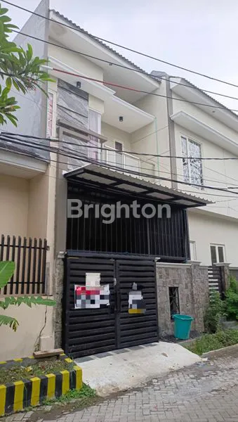 image RUMAH STRATEGIS PLAFON TINGGI LOKASI STRATEGIS DI JALAN SUTOREJO TIMUR DEKAT MERR (1)