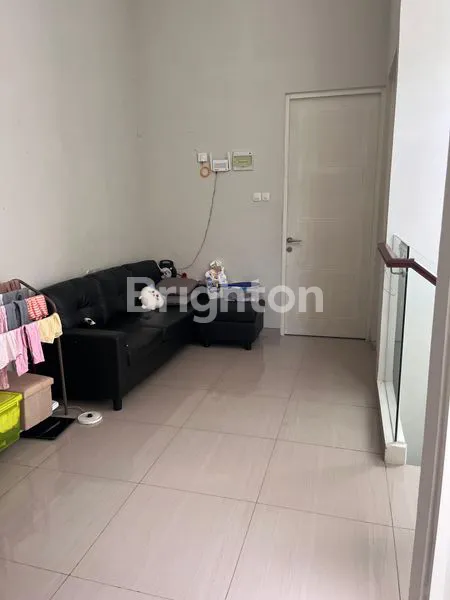 image RUMAH STRATEGIS PLAFON TINGGI LOKASI STRATEGIS DI JALAN SUTOREJO TIMUR DEKAT MERR (5)