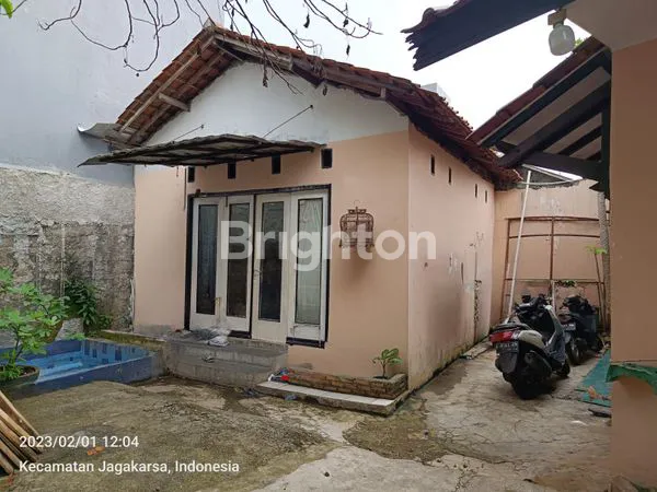 image SUPER RARE! DEPAN JALAN UTAMA MOH KAHFI! RUMAH BESAR + AREA USAHA, SHM, CARPORT LUAS – POTENSI INCOME TINGGI! (2)