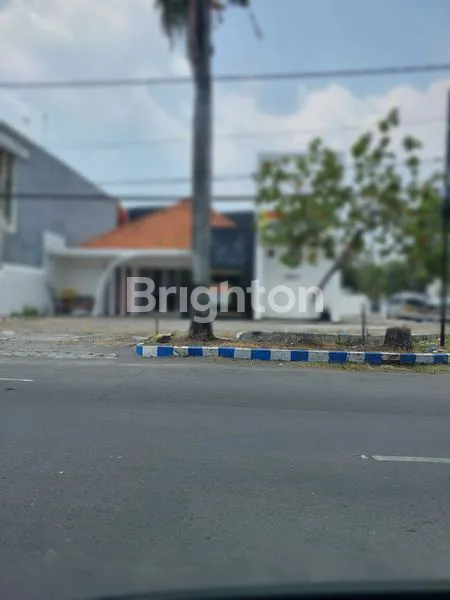 image BANGUNAN HOOK LUAS 600M² DI JL KARTINI (1)