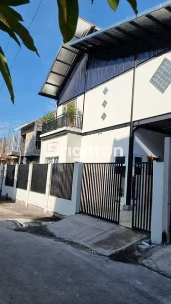 image RUMAH 2 LANTAI LOKASI STRATEGIS DI SANUR (1)