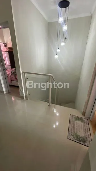 image RUMAH 2 LANTAI DNGN KOLAM RENANG DI KESIMAN (6)