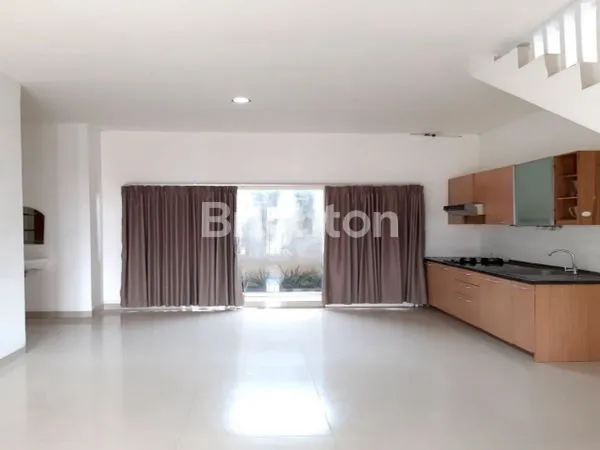 image RUMAH 2 LANTAI SEMI FURNISHED — DE BAMBOO RESIDENCE (5)