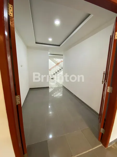 image RUMAH BESAR MURAH SIAP HUNI DEKAT GALAXY BEKASI (4)