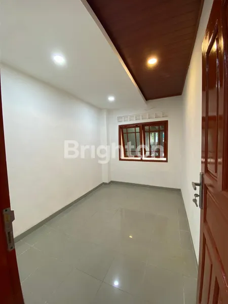 image RUMAH BESAR MURAH SIAP HUNI DEKAT GALAXY BEKASI (5)