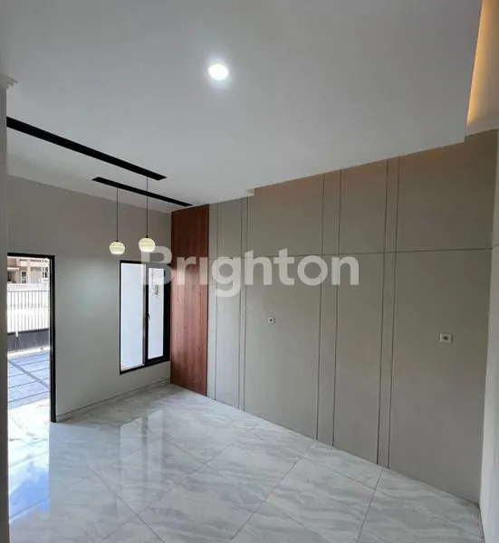 image RUMAH BARU 2 LANTAI HOOK MEWAH KLAMPIS WISMA MUKTI (5)