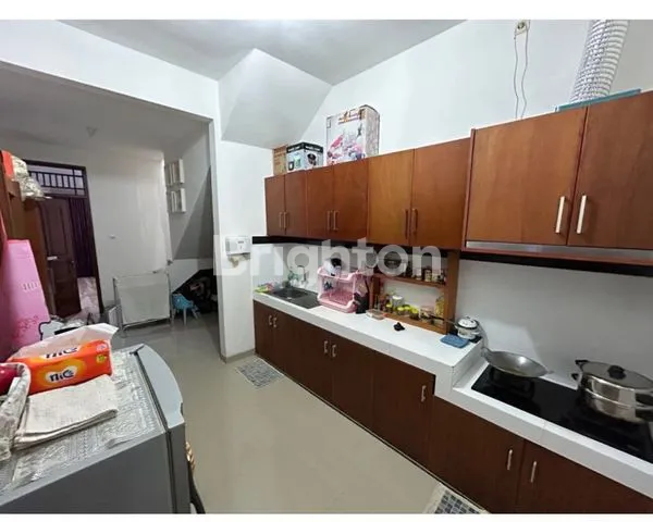 image RUMAH MEWAH SIAP HUNI SRONDOL SEMARANG (5)