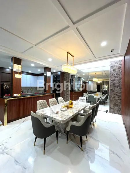 image TURUN HARGA DIJUAL CEPAT KOMPLEK BEBAS BANJIR VILLA MEWAH SIAP HUNI FULL PERABOT & BANGUNAN BARU KOMPLEK MALIBU MEDAN POLONIA (3)