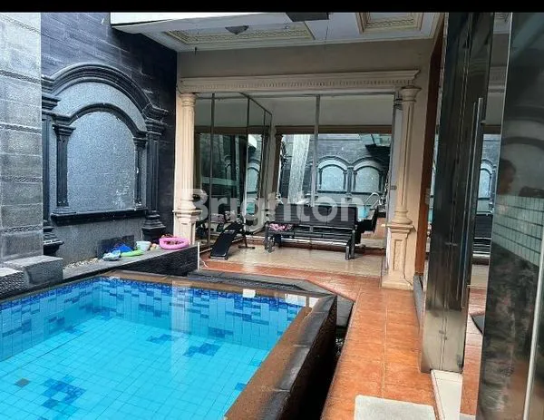 image RUMAH BESAR PINGGIR JALAN DURENSAWIT (8)