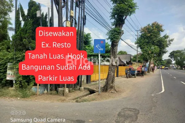 image DISEWAKAN EX. RUMAH MAKAN YANG LUAS, LOKASI STRATEGIS, COCOK BUAT USAHA KULINER, HOMESTAY DLL. (2)