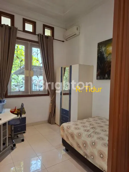image RUMAH HOEK 2.5 LANTAI PREMIUM DI MITRA GADING VILLA (5)