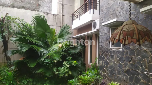 image RUMAH MEWAH DI TENGAH KOTA SIAP HUNI, KEBAYORAN BARU JAKARTA SELATAN - LT: 530 MTR2 (7)