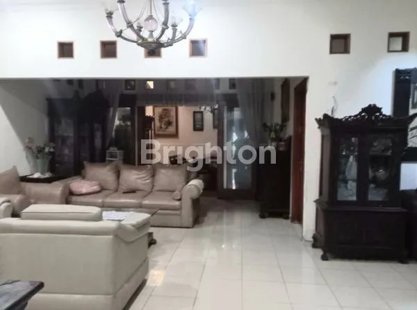 image RUMAH KELAPA DUA JOGLO KEBON JERUK JAKARTA BARAT (1)