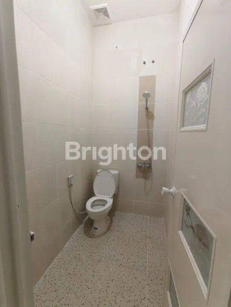 image RUMAH SIAP PAKAI DALAM PERUMAHAN YANG AMAN, DAN NYAMANLOKASI STRATEGIS (4)